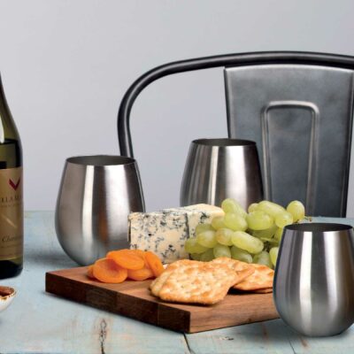 stainless-steel-wine-glass-Lifestyle